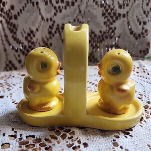 Vintage Goebel Chicks Salt & Pepper Shakers Stand